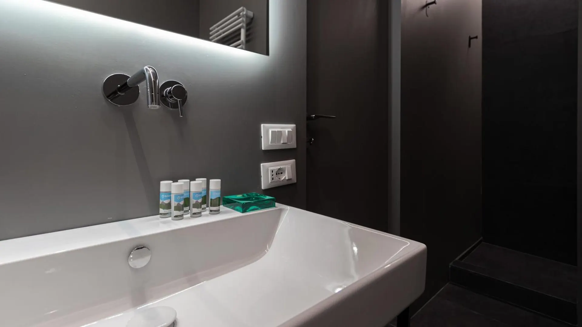 Italianway - Tadino 17 Apartment Milan